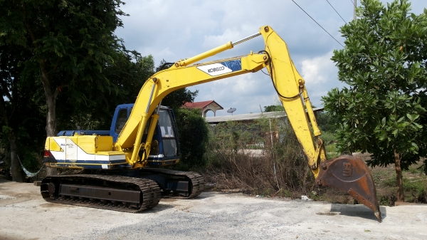 ขายด่วน รถแม็คโคร  KOBELCO SK120 LC MARK ///  มารค์ทีซีเรียสูงชั่วโม่งทำงานน้อย รถนอกนำเข้าไม่เคยใช้งานในเมืองไทยเลย