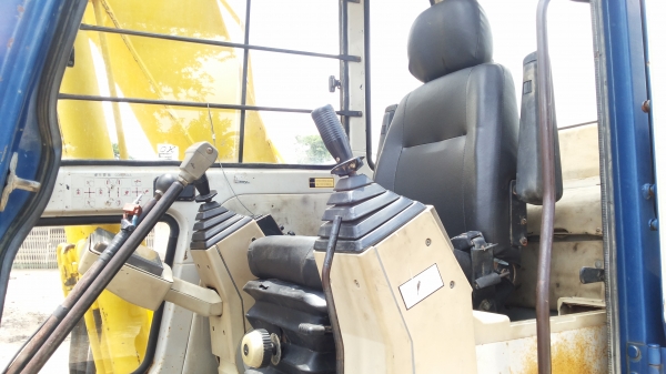 ขายด่วน รถแม็คโคร  KOBELCO SK120 LC MARK ///  มารค์ทีซีเรียสูงชั่วโม่งทำงานน้อย รถนอกนำเข้าไม่เคยใช้งานในเมืองไทยเลย