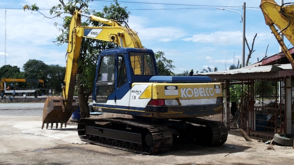 ขายด่วน รถแม็คโคร  KOBELCO SK120 LC MARK ///  มารค์ทีซีเรียสูงชั่วโม่งทำงานน้อย รถนอกนำเข้าไม่เคยใช้งานในเมืองไทยเลย