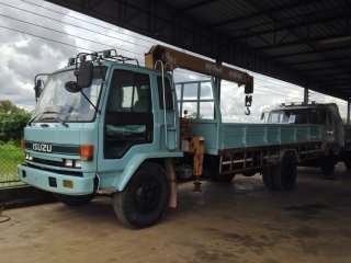 ขาย 6 ล้อติดเฮี๊ยบ 3 ตัน อิซุชูร็อคกี้ 175 แรง ปี 45 ยาว 6 เมตร