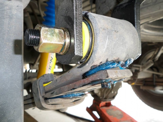 รับแก้ปัญหาช่วงล่าง รถกระบะ Mazda by Shock Profender