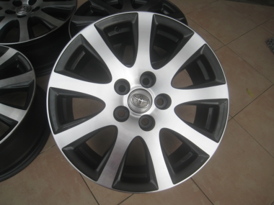 ขายล้อแม็กมือสอง toyota camry 17" ล้อทำสีมาใหม่ครับ สนใจติดต่อเล็กคลองสามครับ 081-3747940