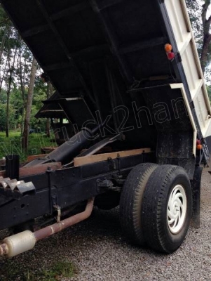 รถบรรทุก 6 ล้อดั้มพ์ ISZUZU