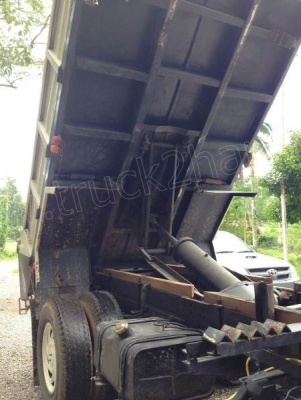 รถบรรทุก 6 ล้อดั้มพ์ ISZUZU