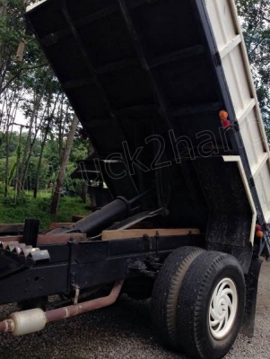 รถบรรทุก 6 ล้อดั้มพ์ ISZUZU