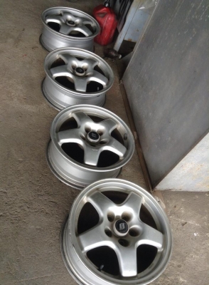 ขายคัฟ skylien r32 ขอบ16.5  5รู114  ล้อเดิมๆ ไม่เคยทำสี ไม่เคยซ่อม สีเดิมแท้จากญี่ปุ่น  ฝาคอบยุครบ  ไม่เคยใช้งานในไทย