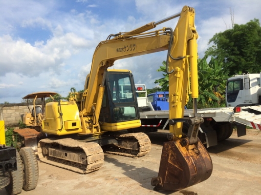 ขาย รถขุด KOMATSU PC70-7 มีรถจัดส่งให้ ขาย รถขุด KOMATSU PC70-7 มีรถจัดส่งให้