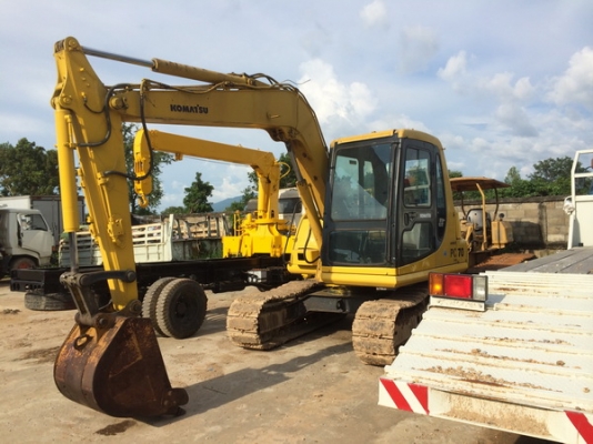 ขาย รถขุด KOMATSU PC70-7 มีรถจัดส่งให้ ขาย รถขุด KOMATSU PC70-7 มีรถจัดส่งให้