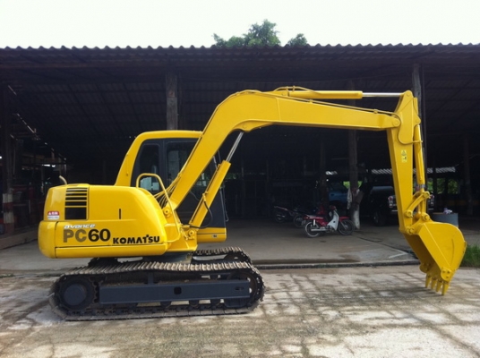 ขาย รถขุด  KOMATSU PC60-7 มีรถจัดส่งให้