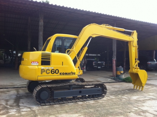 ขาย รถขุด KOMATSU PC60-7 มีรถจัดส่งให้ ขาย รถขุด KOMATSU PC60-7 มีรถจัดส่งให้