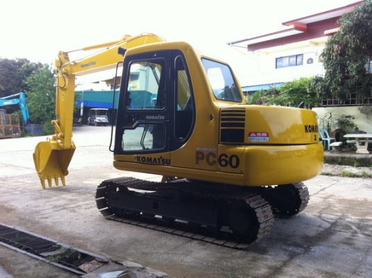 ขาย รถขุด KOMATSU PC60-7 มีรถจัดส่งให้ ขาย รถขุด KOMATSU PC60-7 มีรถจัดส่งให้