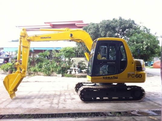 ขาย รถขุด KOMATSU PC60-7 มีรถจัดส่งให้ ขาย รถขุด KOMATSU PC60-7 มีรถจัดส่งให้