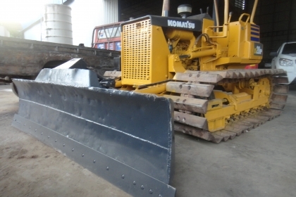 ขายแทรค์เตอร์ KOMATSU D2-5