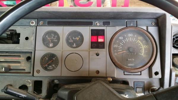 ขายรถเทรลเลอร์ 10 ล้อ Hino ท้ายลาด 2 เพลา สำหรับขึ้นแบ็คโฮขนาด 200 พร้อมบันไดใหม่