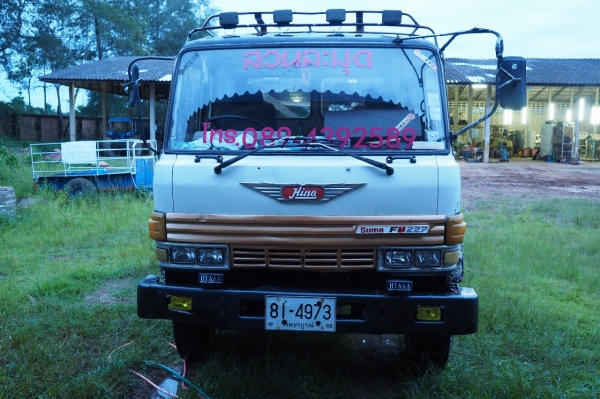 ขายรถเทรลเลอร์ 10 ล้อ Hino ท้ายลาด 2 เพลา สำหรับขึ้นแบ็คโฮขนาด 200 พร้อมบันไดใหม่