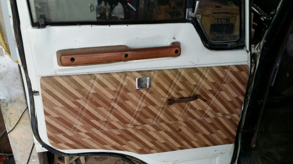 ขายรถเทรลเลอร์ 10 ล้อ Hino ท้ายลาด 2 เพลา สำหรับขึ้นแบ็คโฮขนาด 200 พร้อมบันไดใหม่