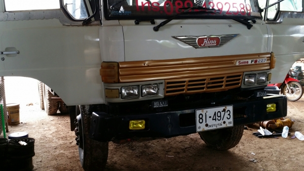 ขายรถเทรลเลอร์ 10 ล้อ Hino ท้ายลาด 2 เพลา สำหรับขึ้นแบ็คโฮขนาด 200 พร้อมบันไดใหม่