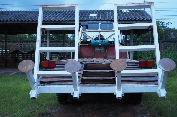 ขายรถเทรลเลอร์ 10 ล้อ Hino ท้ายลาด 2 เพลา สำหรับขึ้นแบ็คโฮขนาด 200 พร้อมบันไดใหม่