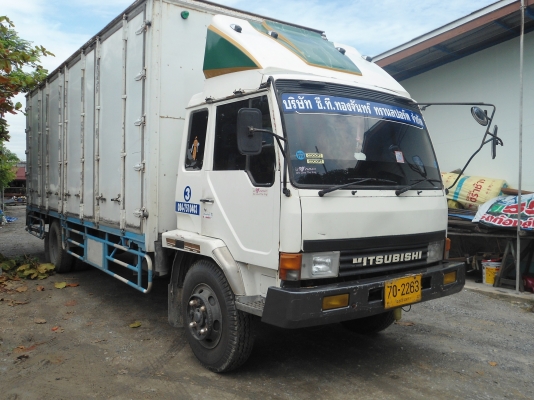 ขายรถ 6 ล้อ ตู้ 10 บาน ไม่มีเสากลาง