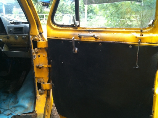 Ford Transit ทะเบียน ขาย 65,000 บาท