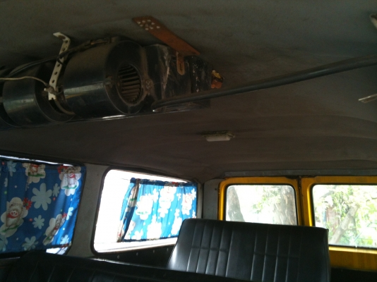 Ford Transit ทะเบียน ขาย 65,000 บาท