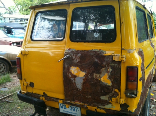 Ford Transit ทะเบียน ขาย 65,000 บาท