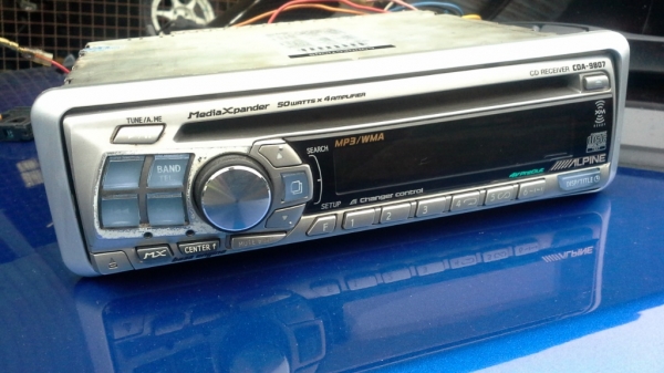 Alpine 1Din CDA-9807 เล่นแผ่น CD/ MP3   4V Preout