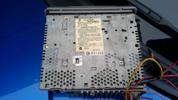 Alpine 1Din CDA-9807 เล่นแผ่น CD/ MP3 4V Preout Alpine 1Din CDA-9807 เล่นแผ่น CD/ MP3 4V Preout