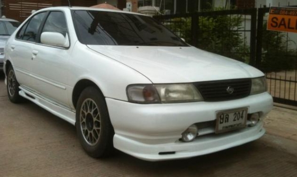 Sunny ex saloon b14 LPG