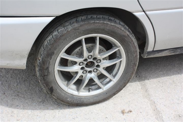 ขายรถ ipsumu ปี 97 มีชันลูบแบบ 7 ที่นั่ง