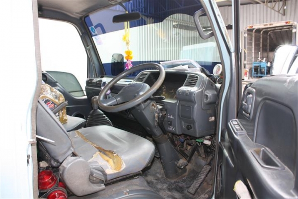 ขายรถ isuzu 4 ล้อไม่ติดเวลา เกียร์ธรรมดา