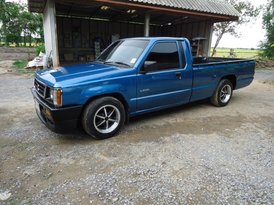 กระบะ  L 200     แอ  เย็น เจี๋ยบ  เพลงเพลาะ  เครื่องดี สี รูไซ   ภายในสวย  แม็กสวย  เครื่องยนต์ ดี  เกียร์ดี เฟืองท้ายดี  ไม่หอน