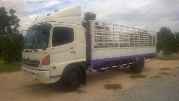 ขายรถหกล้อ HINO FG เครื่อง 220 แรง ปี 47 ช่วงกระบะยาว 7.20 เมตร ไมล์ 120,xxx ทะเบียนพร้อม