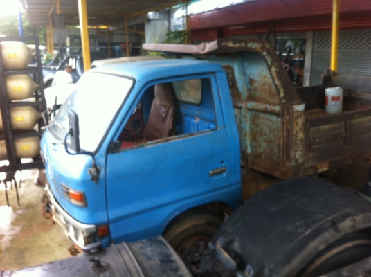 หกล้อดั้ม 3 คิว มี 3 คันครับ