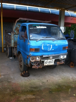 หกล้อดั้ม 3 คิว มี 3 คันครับ