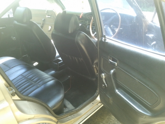 ขายรถเก๋ง DATSUN 4ประตู JP710 ปี 2518ทะเบียนครบ