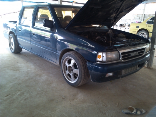 ขายรถกระบะ 4 ประตู สภาพสวย แต่งนิดหน่อย