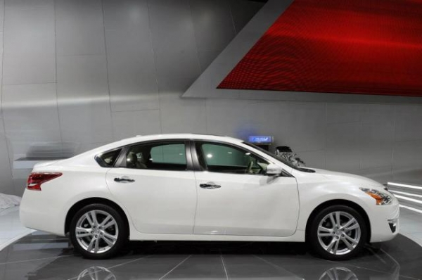 ขายนิสสัน!  โฉมใหม่ล่าสุด! พร้อมรับรถ!