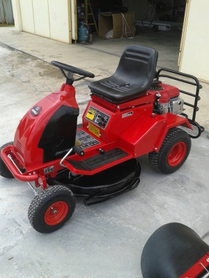 รถตัดหญ้านั่งขับฮอนด้า