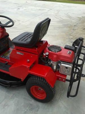 รถตัดหญ้านั่งขับฮอนด้า