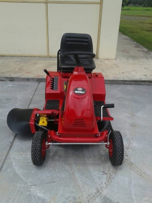 รถตัดหญ้านั่งขับฮอนด้า