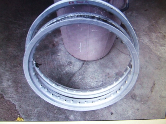 ต้องการซื้อกะทะล้อ  21นิ้ว   เหล็กหรือปิเนียมมาเสนอได้ครับ