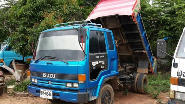 ขาย6ล้อดัมพ์ ยาง8.25 R16 อีซูซุ ROCKY175 FRR เล่มทะเบียนพร้อมโอน พ.เพาเวอร์เบรคทิ๊ฟฟี่ สภาพพร้อมใช้งาน เครื่องดี แชชซีสวย เอกสารพร้อม