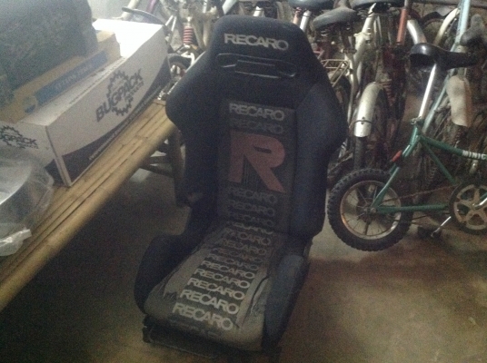 ขายrecaroหมอนตาข่ายกับsr1ตัวคับ