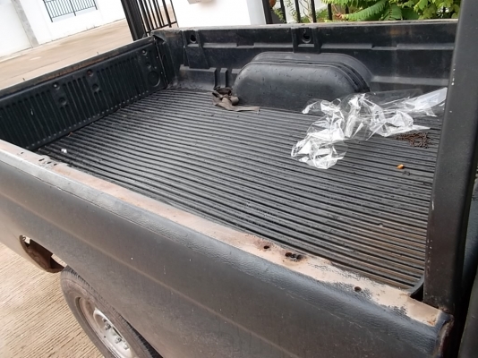 2001 MITSUBISHI, L200 STRADA 2.5  โฉม SINGLECAB สีดำ เกียร์ธรรมดา