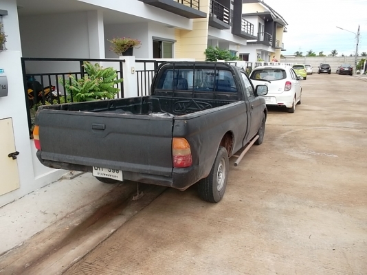 2001 MITSUBISHI, L200 STRADA 2.5  โฉม SINGLECAB สีดำ เกียร์ธรรมดา
