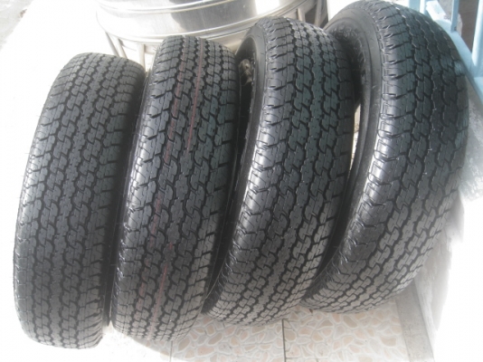 ขายยางป้ายแดง Bridgestone Dueler H/T 840 205/16 สนใจติดต่อเล็กคลองสามครับ 081-3747940