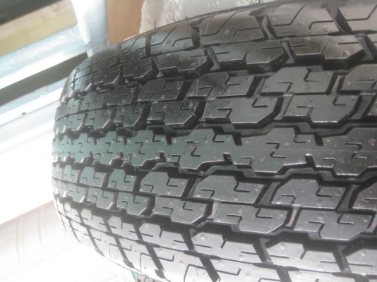 ขายยางป้ายแดง Bridgestone Dueler H/T 840 205/16 สนใจติดต่อเล็กคลองสามครับ 081-3747940 ขายยางป้ายแดง Bridgestone Dueler H/T 840 205/16 สนใจติดต่อเล็กคลองสามครับ 081-3747940