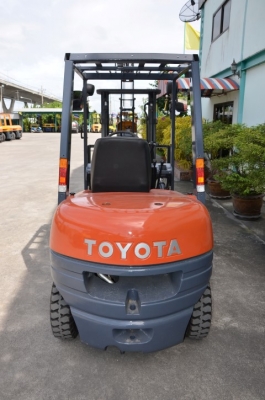 ขาย Toyota 6FD25 ดีเซล Toyota 2Z ธรรมดา 2.5 ตัน ยกสูง	3 เมตร