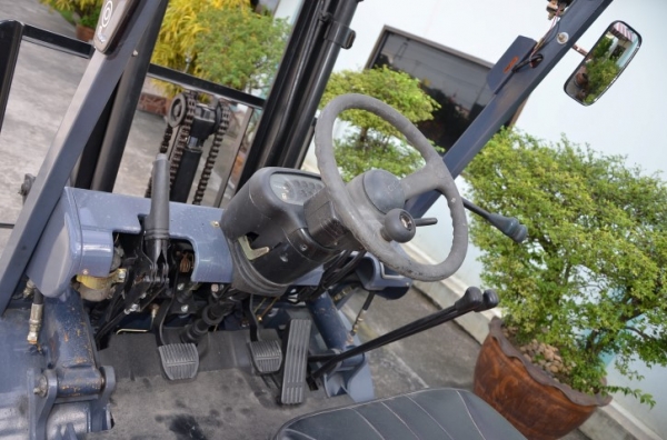 ขาย Toyota 6FD25 ดีเซล Toyota 2Z ธรรมดา 2.5 ตัน ยกสูง	3 เมตร